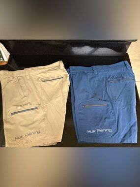 Bundle (2) Huk men’s dry wick fishing shorts. Size XL
